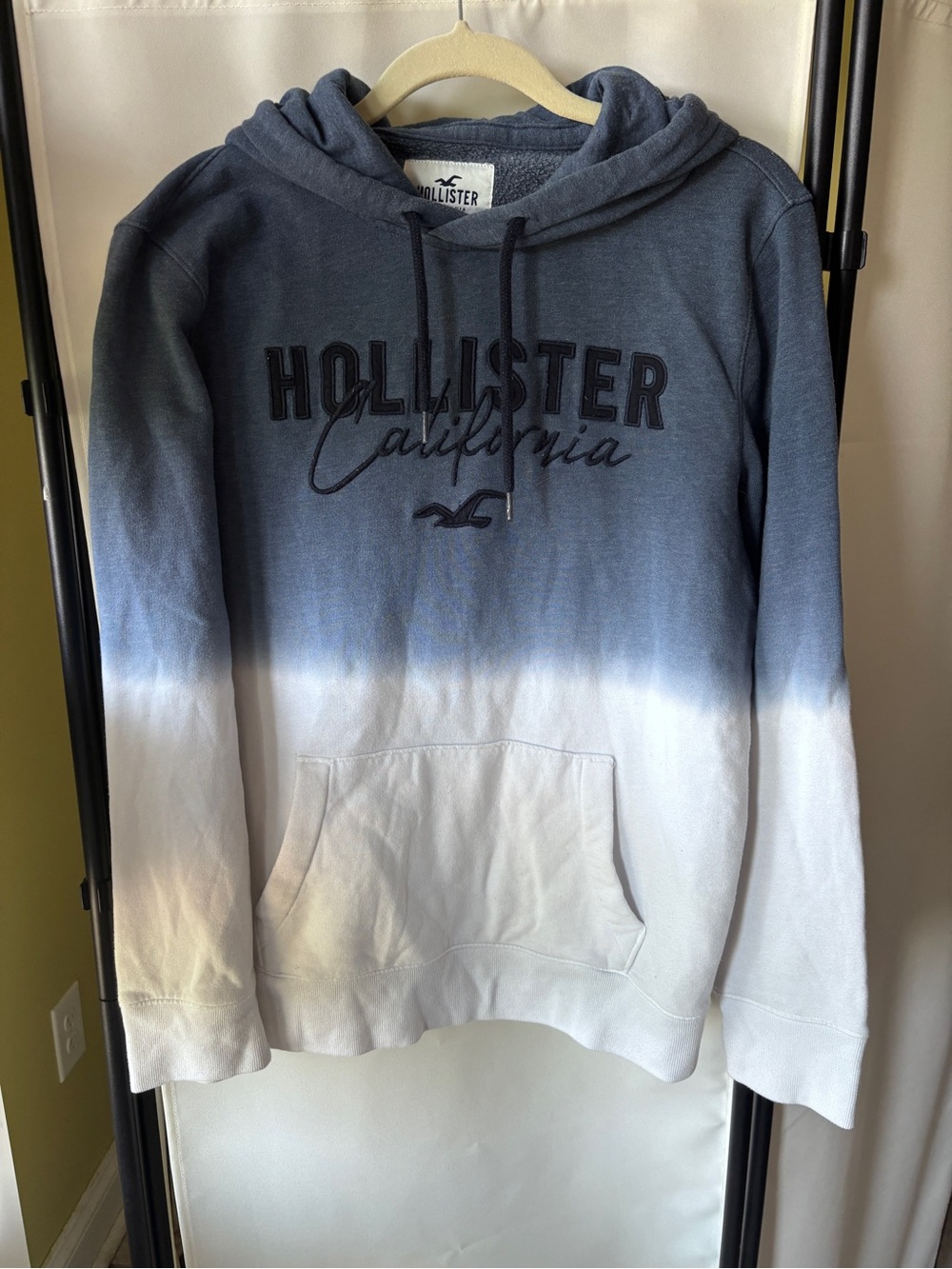Hollister Men's Navy-to-White Ombre Pullover Hoodie
